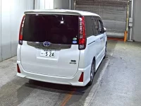 Toyota NOAH лот № 7001 оценка R  с аукциона в Японии 4
