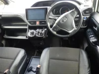 Toyota NOAH лот № 7001 оценка R  с аукциона в Японии 2