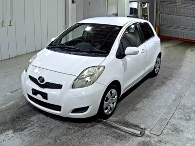 Toyota VITZ  с аукциона в Японии