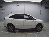 Toyota HARRIER лот № 30120 оценка 3.5  с аукциона в Японии 2