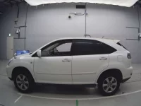 Toyota HARRIER лот № 30120 оценка 3.5  с аукциона в Японии 3