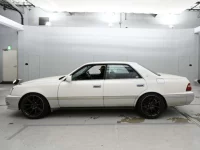 Toyota CROWN лот № 33263 оценка 4  с аукциона в Японии 3