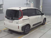 Toyota SIENTA лот № 30133 оценка 4.5  с аукциона в Японии 1