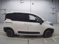 Toyota SIENTA лот № 30133 оценка 4.5  с аукциона в Японии 2