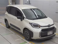Toyota SIENTA лот № 30133 оценка 4.5  с аукциона в Японии 4