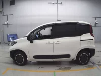 Toyota SIENTA лот № 30133 оценка 4.5  с аукциона в Японии 3