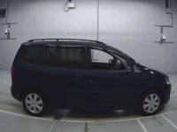 Volkswagen GOLF TOURAN лот № 90162 оценка 3.5  с аукциона в Японии 2