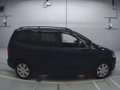 Volkswagen GOLF TOURAN  с аукциона в Японии