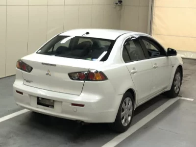 Mitsubishi GALANT FORTIS  с аукциона в Японии