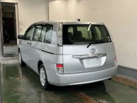 Toyota ISIS лот № 8007 оценка 4  с аукциона в Японии 1