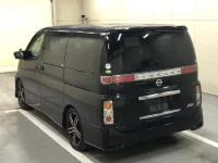 Nissan ELGRAND лот № 1146 оценка 4  с аукциона в Японии 1