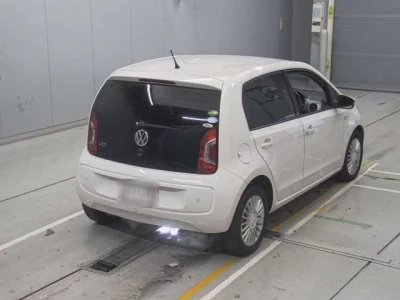 Volkswagen UP  с аукциона в Японии