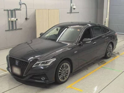 Toyota CROWN  с аукциона в Японии