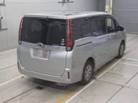 Toyota NOAH лот № 90207 оценка 3  с аукциона в Японии 1
