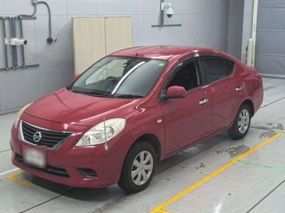 Nissan LATIO  с аукциона в Японии