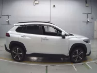 Toyota COROLLA CROSS лот № 30177 оценка 4.5  с аукциона в Японии 2