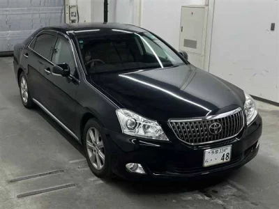 Toyota CROWN  с аукциона в Японии