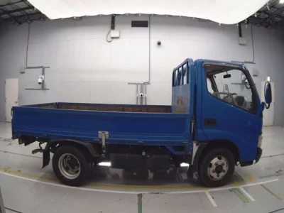 Toyota DYNA  с аукциона в Японии