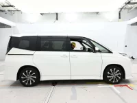 Toyota VOXY лот № 36355 оценка 4  с аукциона в Японии 2