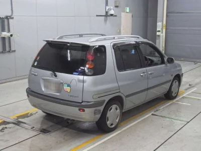 Toyota RAUM  с аукциона в Японии