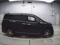 Nissan ELGRAND лот № 30200 оценка 4  с аукциона в Японии 2