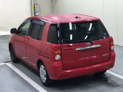 Toyota RAUM  с аукциона в Японии