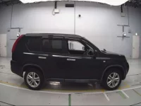 Nissan X-TRAIL лот № 30209 оценка 4  с аукциона в Японии 2