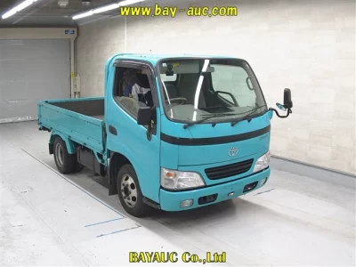 Toyota DYNA  с аукциона в Японии