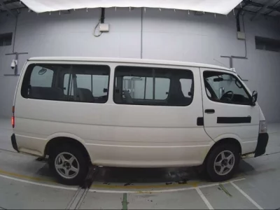 Toyota HIACE  с аукциона в Японии