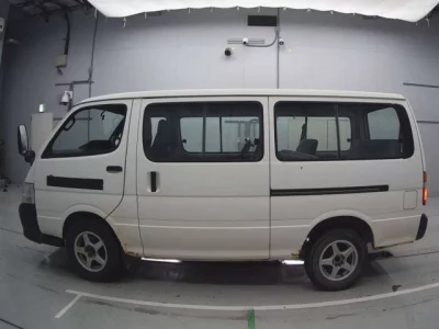 Toyota HIACE  с аукциона в Японии