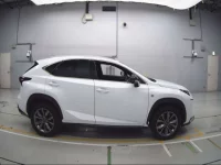 Lexus NX лот № 30226 оценка 4.5  с аукциона в Японии 2