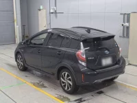 Toyota AQUA лот № 90303 оценка 4  с аукциона в Японии 5