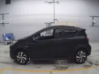 Toyota AQUA лот № 90303 оценка 4  с аукциона в Японии 3