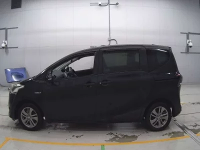 Toyota SIENTA  с аукциона в Японии