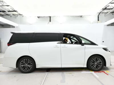 Toyota VELLFIRE  с аукциона в Японии