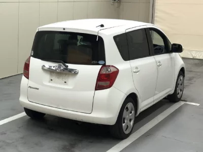 Toyota RACTIS  с аукциона в Японии