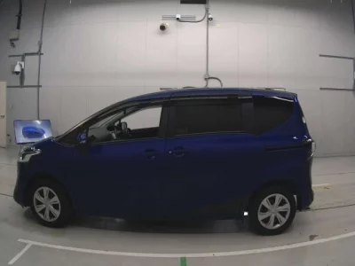 Toyota SIENTA  с аукциона в Японии