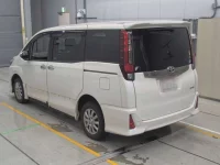 Toyota NOAH лот № 90329 оценка R  с аукциона в Японии 5