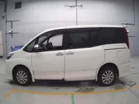 Toyota NOAH лот № 90329 оценка R  с аукциона в Японии 3