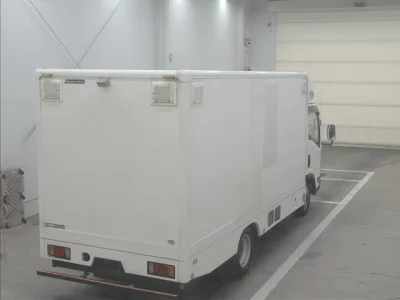 Isuzu ELF  с аукциона в Японии