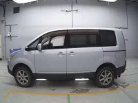 Mitsubishi DELICA D5 лот № 90347 оценка 3.5  с аукциона в Японии 3