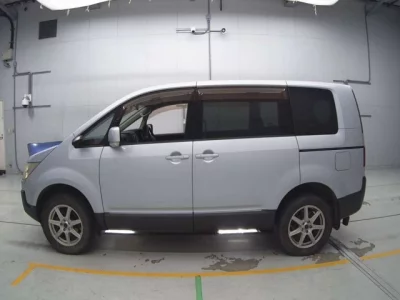 Mitsubishi DELICA D5  с аукциона в Японии