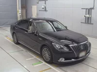 Toyota CROWN лот № 30253 оценка 4  с аукциона в Японии 4
