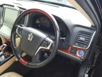 Toyota CROWN лот № 30253 оценка 4  с аукциона в Японии 6