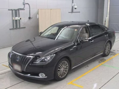 Toyota CROWN  с аукциона в Японии