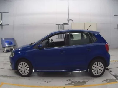 Volkswagen POLO  с аукциона в Японии