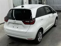 Honda FIT лот № 30283 оценка 4.5  с аукциона в Японии 4