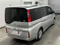 Honda STEP WAGON лот № 10151 оценка 3.5  с аукциона в Японии 4