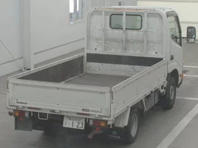 Toyota DYNA  с аукциона в Японии