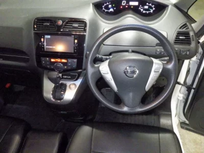 Nissan SERENA  с аукциона в Японии